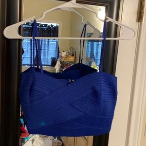 Express size small crop top, with removable straps